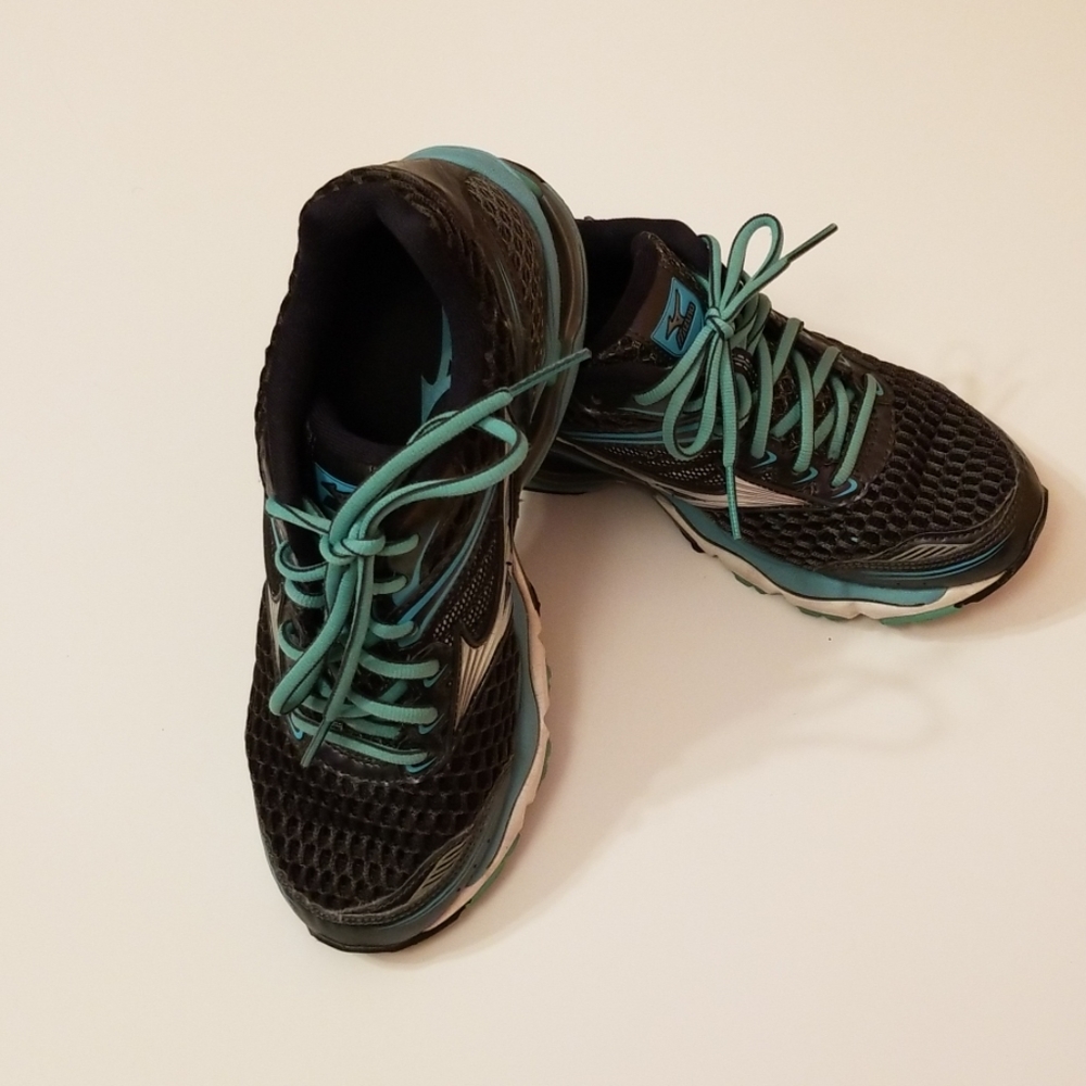 Mizuno Wave Creation 17